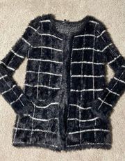 Signature Studio women’s medium black thick cardigan