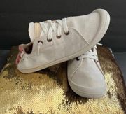 Women’s Slip-On Sneakers Shoes Beige Size 8.5