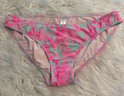 Vineyard Vines bottom swim size L excellent condition