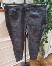 Terra & Sky Women's Black Denim Cotton Mid Rise Skinny Legs Capri Jeans 3X