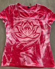 New  reverse tie dye lotus flower T-shirt.  nano tshirt size small