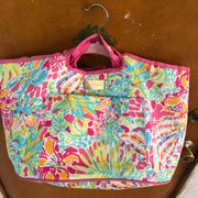 Lily Pulitzer summer picnic tote.     Beverage tote 