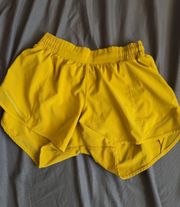 Lululemon Size 4 4” Low Rise  Soleil Hotty Hot Shorts