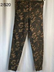 Rue21 Midrise Jegging Green Camo Size 9/10