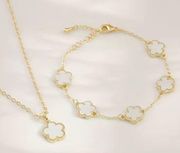 NWOT Unbranded Necklace & Matching Bracelet Set Cream & Gold Color