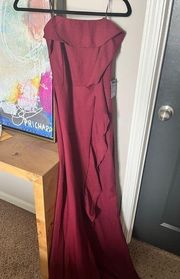 Lulus NWT LuLu’s long maxi dress, strapless, maroon color