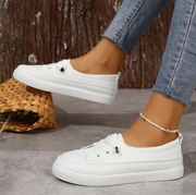 Slip On Sneakers white size 8.5 Casual Low Top Flat Skate Shoes lace comfy nwot