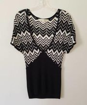 Bette Paige Deep V-Neck Short Sleeve Knit Sweater Shirt Black White Chevron