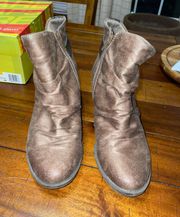 Rikita Taupe Zip Up Boots Women’s 8