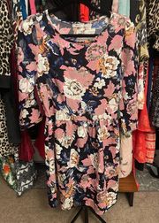 NEW Everly Floral Dress~ SZ M