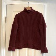 Express Maroon Turtleneck Sweater. In good Condition. Soft & Cozy. Size S.