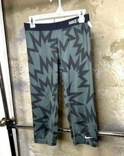 Nike  pro size medium