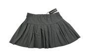 Pretty Little Thing - Stretch Woven Low Rise Pleated Micro Mini Skirt in Charcoa