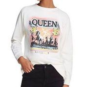 Daydreamer Queen Graphic Sweatshirt