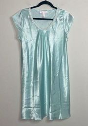 Oscar de la Renta pink label light blue short sleeve satin like nightgown pajama