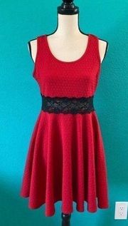 ⭐️ Wild daisy red dress with black lace waist details