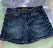 Joe’s woman’s Jean shorts w 26