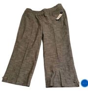 NWT Larry Levine Stretch Capri Pants