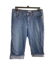 Levi’s Cuffed Blue Jean Capris Wm 16