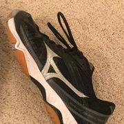 Mizuno volleyball shoes