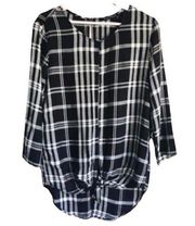 VELVET HEART | long sleeve black and white soft plaid flannel top size M