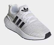 Adidas NWT  Originals Swift Run 22 SneakerS, Size 6.5 New in Box