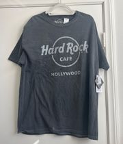 t-shirt    Size large (women’s)