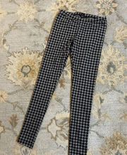 HUE Women's Herringbone Printed Black Gray Leggings Size XS Pants