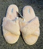 Splendid Fuzzy Faux Fur Crisscross Slippers Pink Size M/L NEW in Package