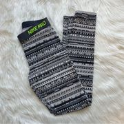 Nike  Pro Women’s Tights Leggings Pixel Aztec Print Size Large Gray White