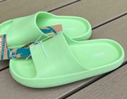 Trendy Mad Love Star Slides Mint Green Beach Pool Shoes Sandals Womens 8 Comfy