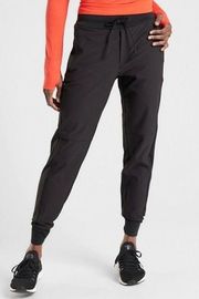 ATHLETA HEADLANDS HYBRID TREK JOGGER PANTS