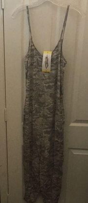 Ladies’ NWT honeydew Grey Camo Lounge Jumpsuit (S)