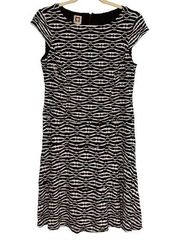 Ann Klein geometrical black & white dress size 8 petite