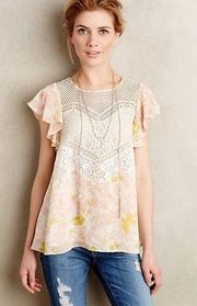 ANTHROPOLOGIE FLUTTERED FLORES BLOUSE HD IN PARIS PINK FLORAL TOP WITH LACE