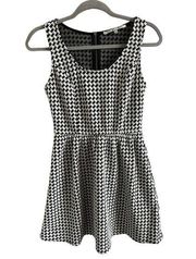 Collective Concepts Women's Small Black and White Houndstooth Dress