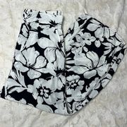 Tahari size Small Petite black and white floral pull on pants with pockets.