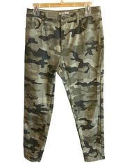 Nili Lotan x Target high rise trendy ladies camo pants, cropped, size 6