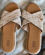 . Slide On Flop Tan/Cream 10