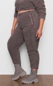 NWT  Teddy Joggers Sweatpants