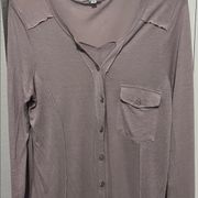 Young Fabulous & Broke Lilac
Linen Blend Knit Button Top Size medium