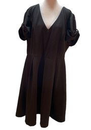 Black Short Bow Sleeve Midi V-Neck Pleated at Waist Dress Size 20