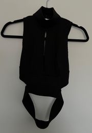 Black Cropped Cutout Top -size Small