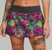 Lululemon Lululemon Pace Rival Mid-Rise Skirt
Vivid Floral Tone Multi Size 8