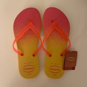 NWT Havaiana Sandals Size US 6!