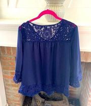 𝅺valerie Steven’s size Small Blue Lace Insert Flowy