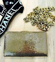 Vintage Whiting & Davis Wallet Gold Kiss me Lock Evening Looks Pochette Wallet