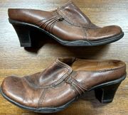 Classics Emma Slip On Clogs/Mules Shoes Size 7.5 Brown