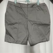 Worthington modern fit casual shorts , Warsaw grey color , 2 front pockets , bac