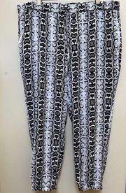 NWT  High Rise Snake Print Dress Jogger Pant Size XL